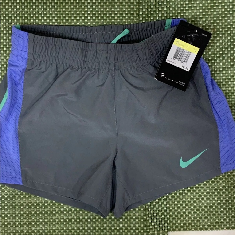 Girls Nike draw string waist Sz small gray shorts